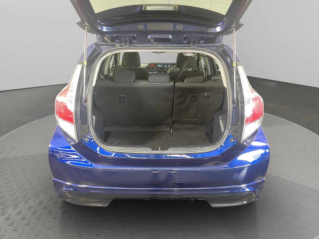 2017 Toyota Aqua Facelift Model S Hatchback REVERSING CAMERA + AUTO LIGHTS + PUSH BUTTON START