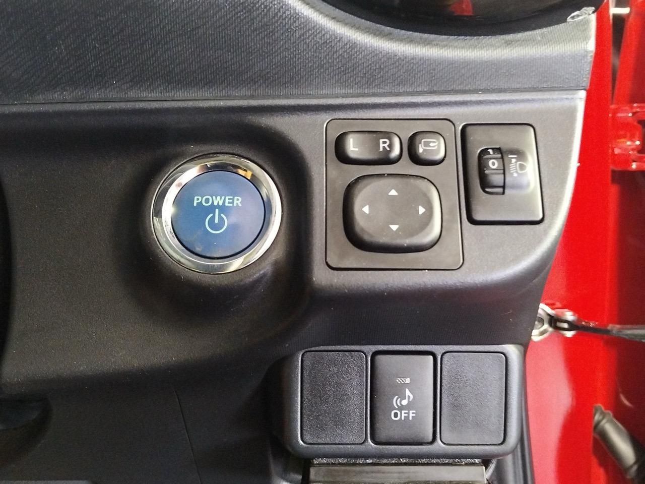 2015 Toyota Aqua Facelift Model S Hatchback REVERSING CAMERA + PUSH BUTTON START + AUTO LIGHTS