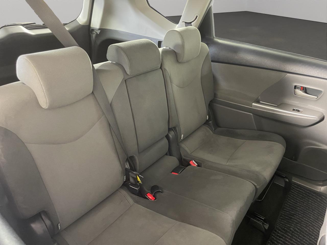 2013 Toyota Prius Alpha S Touring Selection Station Wagon REVERSING CAMERA + AUTO LIGHTS + PUSH BUTTON START