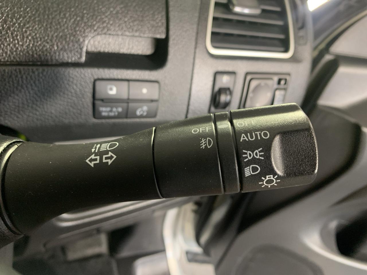 2012 Nissan Serena Hybrid Highway Star People Mover REVERSING CAMERA + POWER SLIDING DOORS