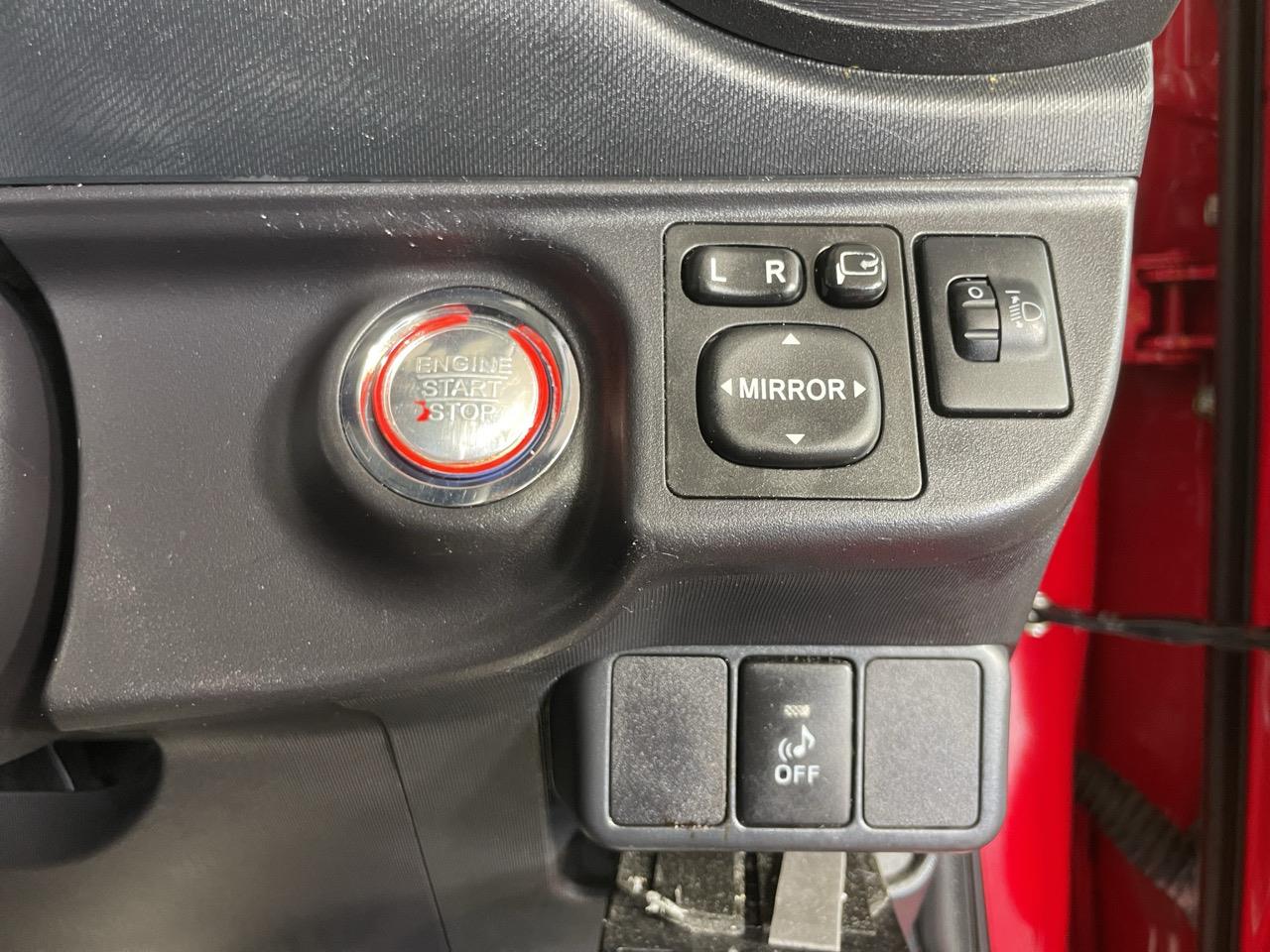 2013 Toyota Aqua G Hatchback REVERSING CAMERA + AUTO LIGHTS + PUSH BUTTON START