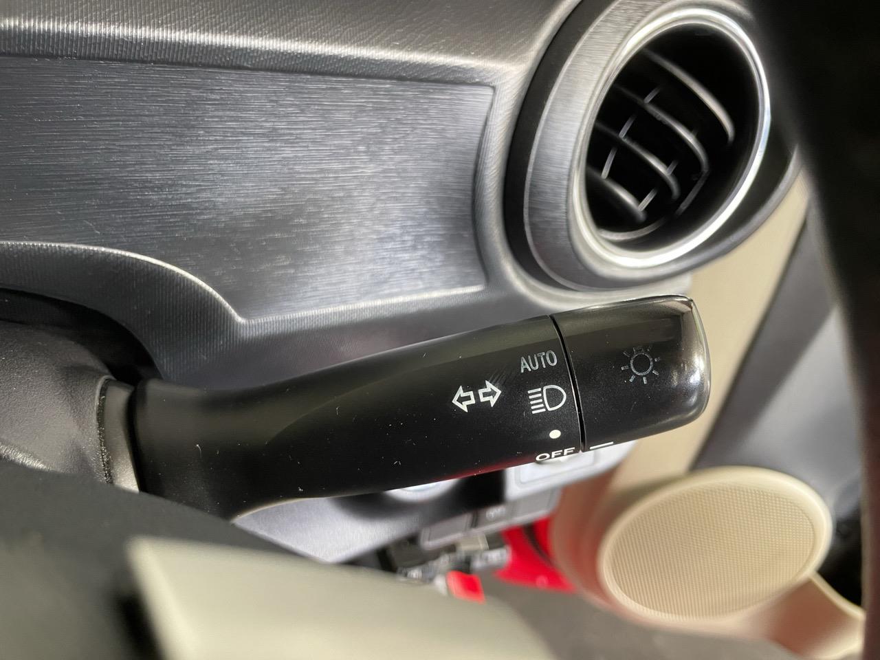 2013 Toyota Aqua G Hatchback REVERSING CAMERA + AUTO LIGHTS + PUSH BUTTON START