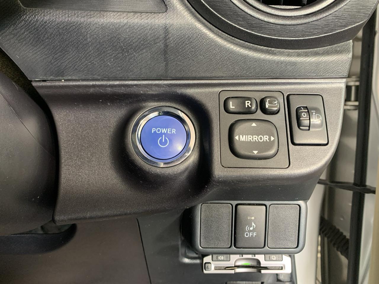 2013 Toyota Aqua G Hatchback REVERSING CAMERA + PUSH BUTTON START + AUTO LIGHTS