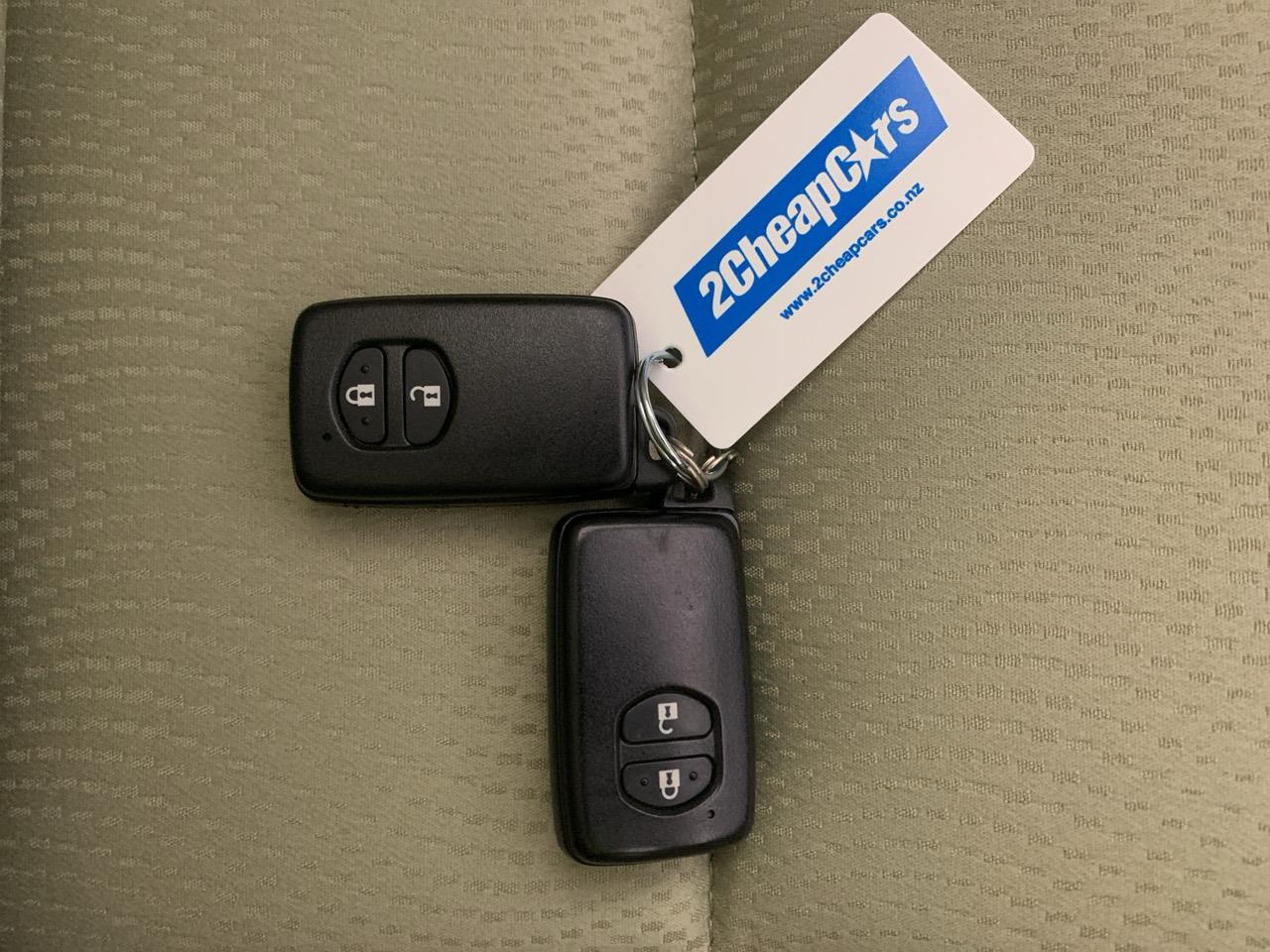 2013 Toyota Aqua G Hatchback REVERSING CAMERA + PUSH BUTTON START + AUTO LIGHTS