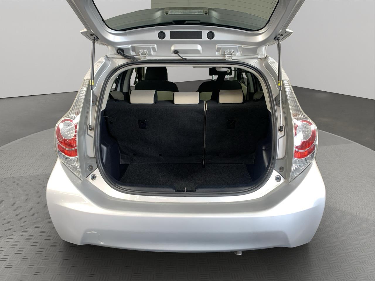 2013 Toyota Aqua G Hatchback REVERSING CAMERA + PUSH BUTTON START + AUTO LIGHTS