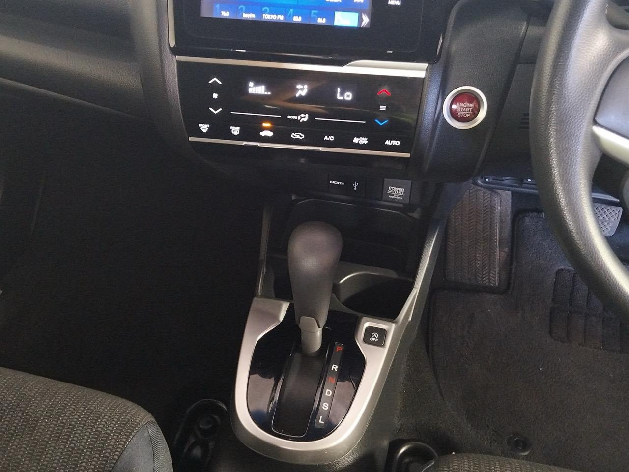 2014 Honda Fit Jazz New Shape Hatchback LOW KMS + REVERSING CAMERA + SMART KEY