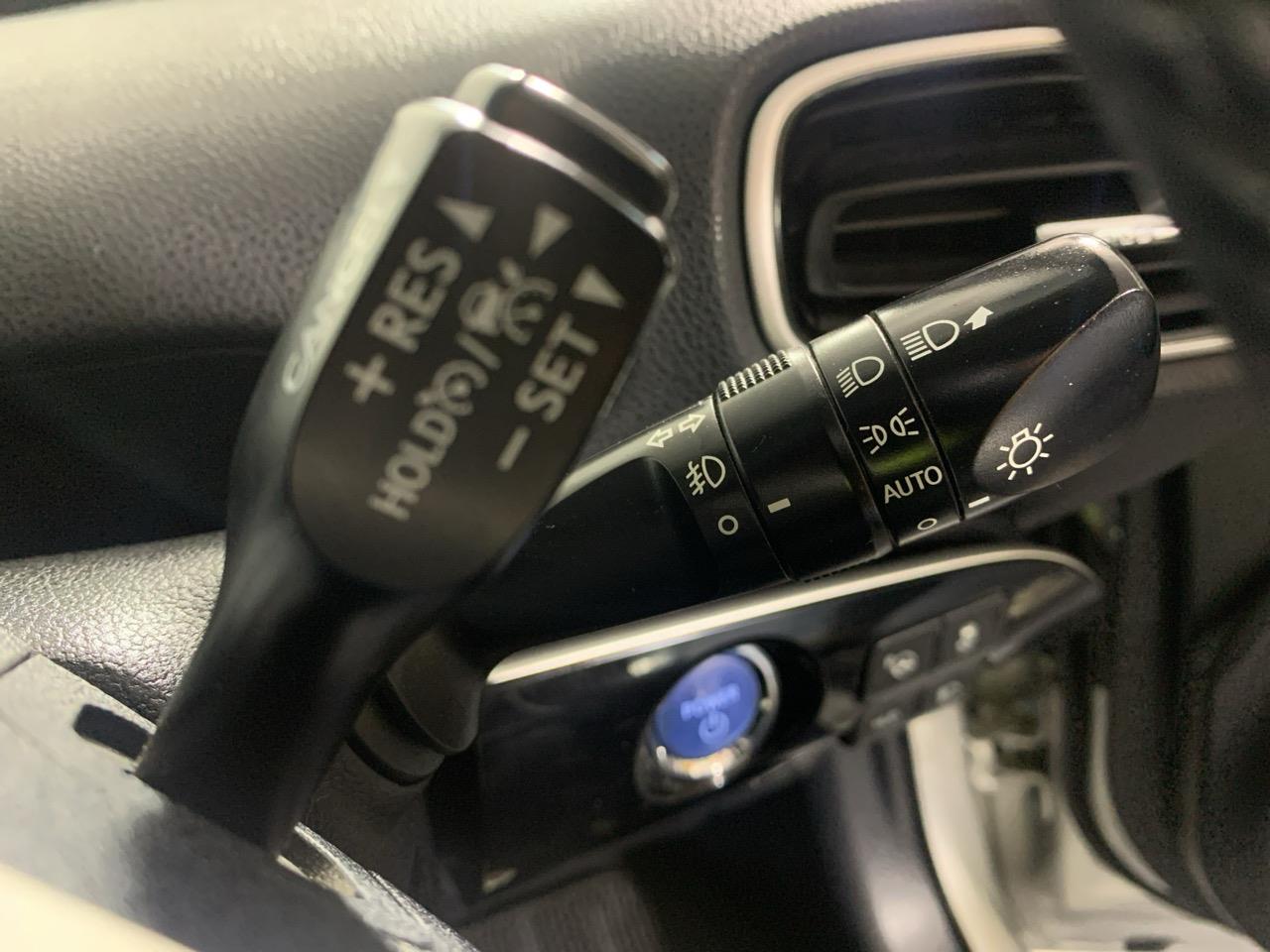 2016 Toyota Prius New Shape A Hatchback CRUISE CONTROL + REVERSING CAMERA + SUNROOF