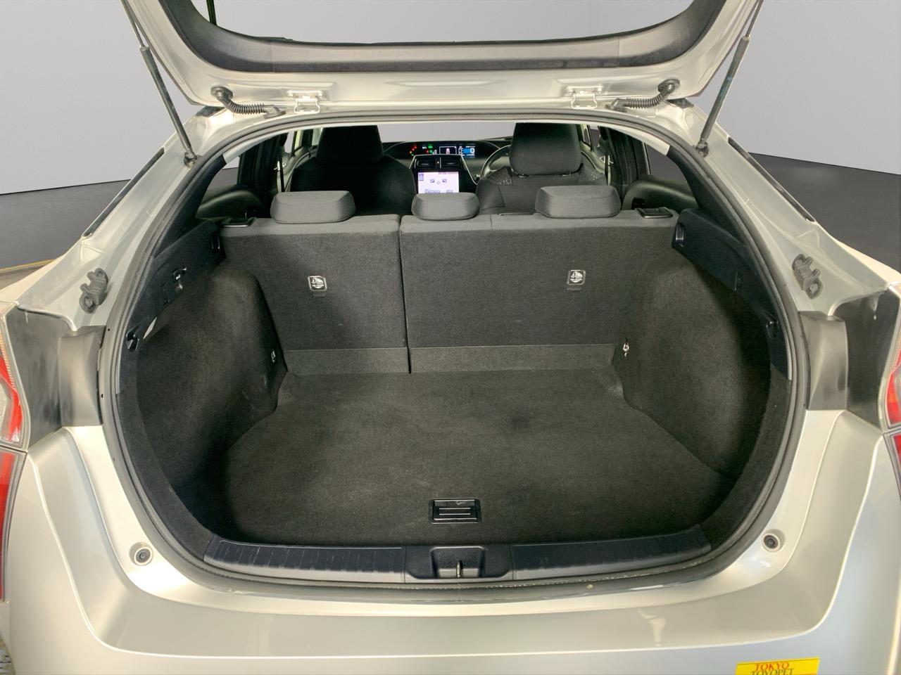 2016 Toyota Prius New Shape A Hatchback CRUISE CONTROL + REVERSING CAMERA + SUNROOF