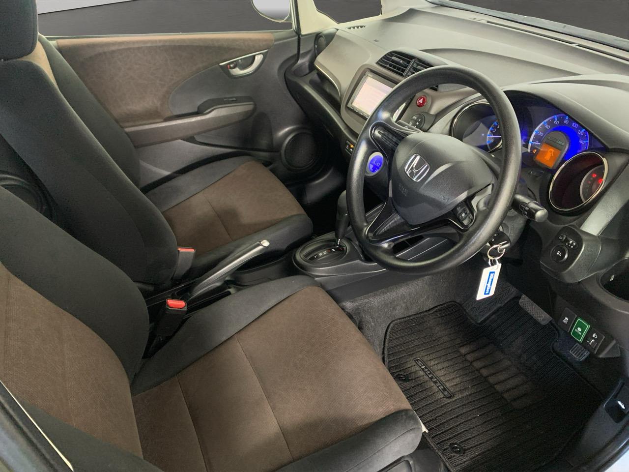 2014 Honda Shuttle HYBRID Station Wagon REVERSING CAMERA + HYBRID EFFICIENCY