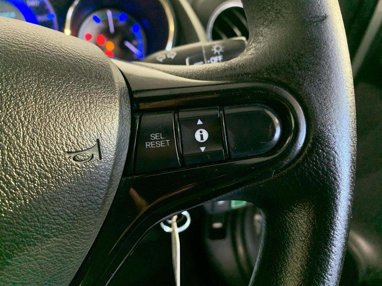 2014 Honda Shuttle HYBRID Station Wagon REVERSING CAMERA + HYBRID EFFICIENCY