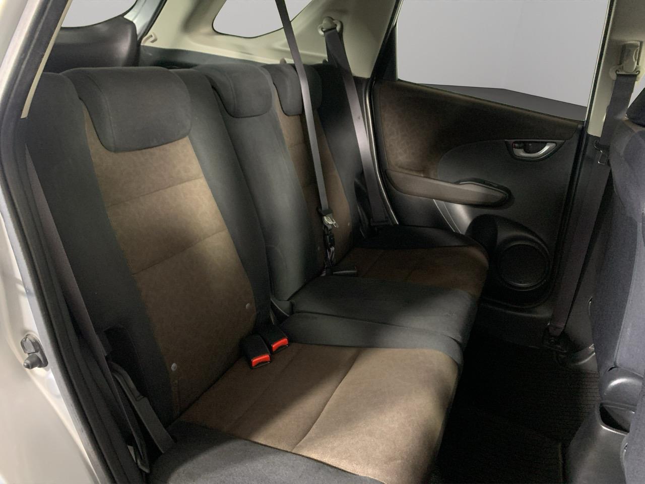 2014 Honda Shuttle HYBRID Station Wagon REVERSING CAMERA + HYBRID EFFICIENCY