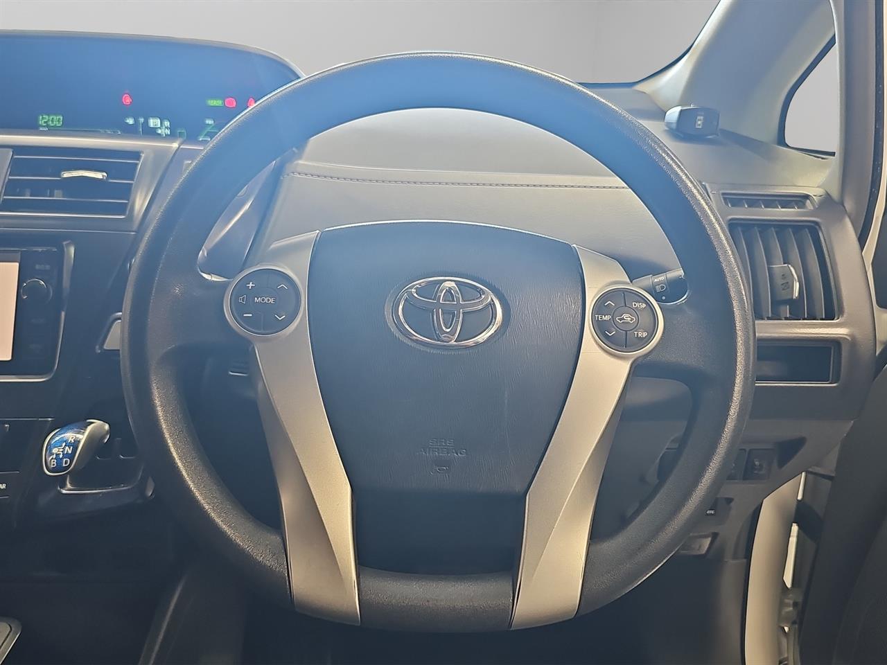 2015 Toyota Prius Alpha S Station Wagon SMART KEY + GREAT FUEL EFFICIENCY