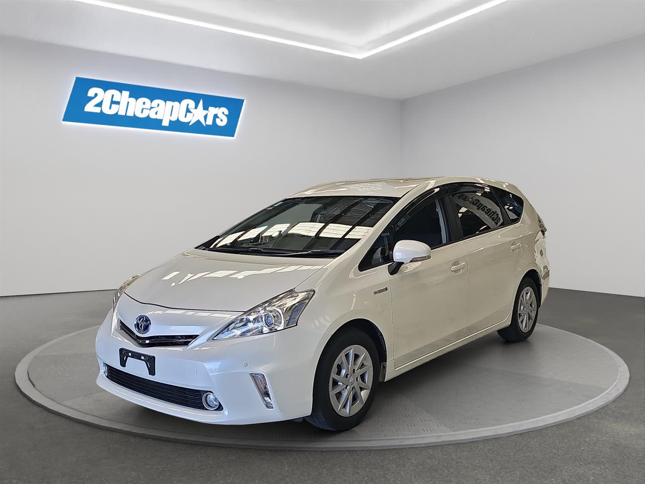 2015 Toyota Prius Alpha S Station Wagon SMART KEY + GREAT FUEL EFFICIENCY