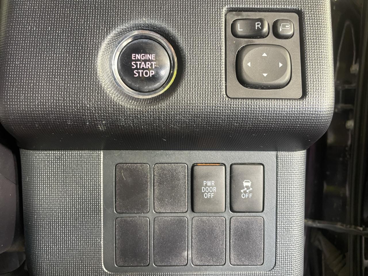 2014 Toyota SPADE X Hatchback ELECTRIC SLIDING DOOR + REVERSING CAMERA