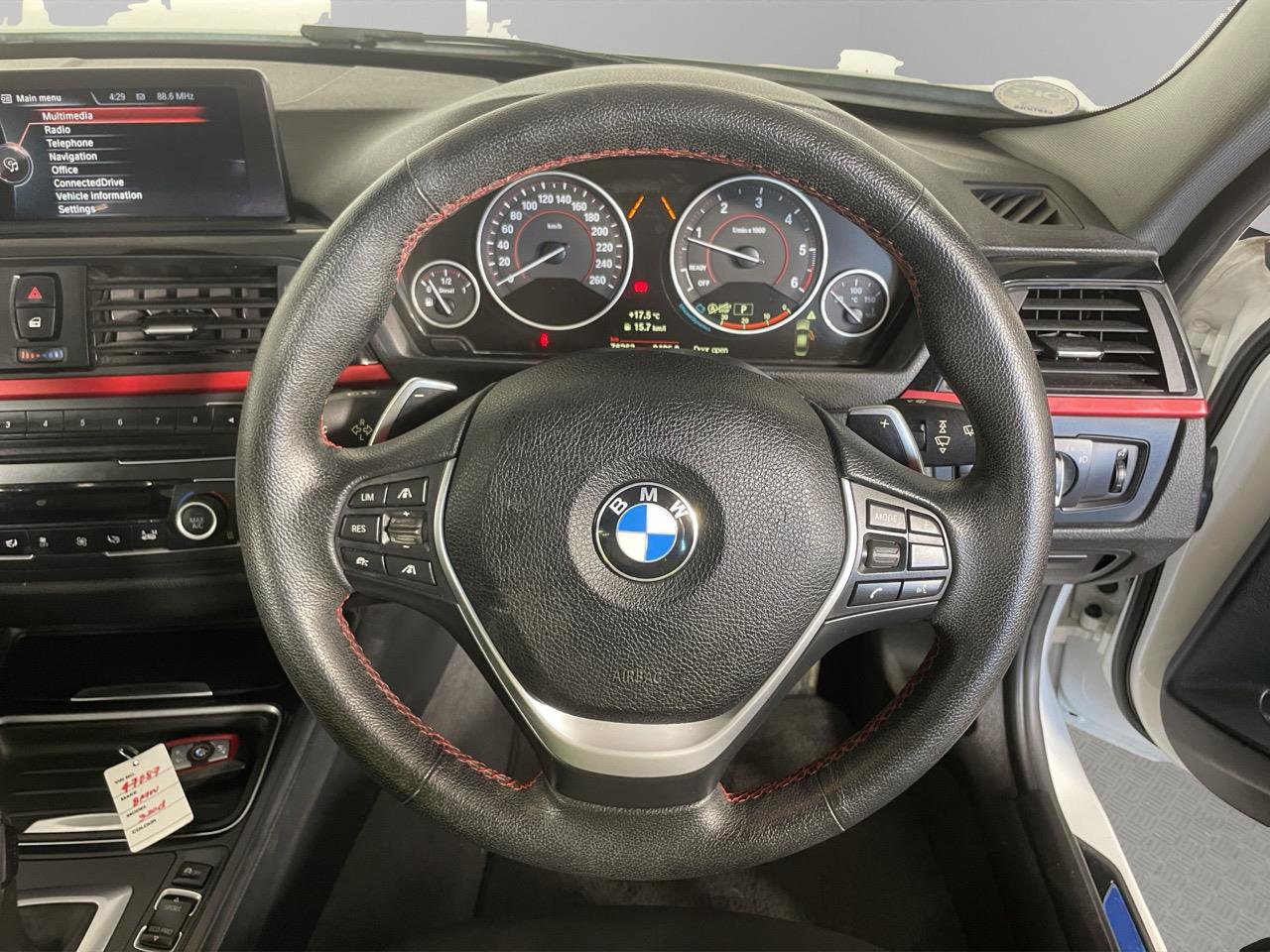 2015 BMW 320D BluePerformance Luxury Sedan REVERSING CAMERA + PARKING SENSOR + CRUISE CONTROL