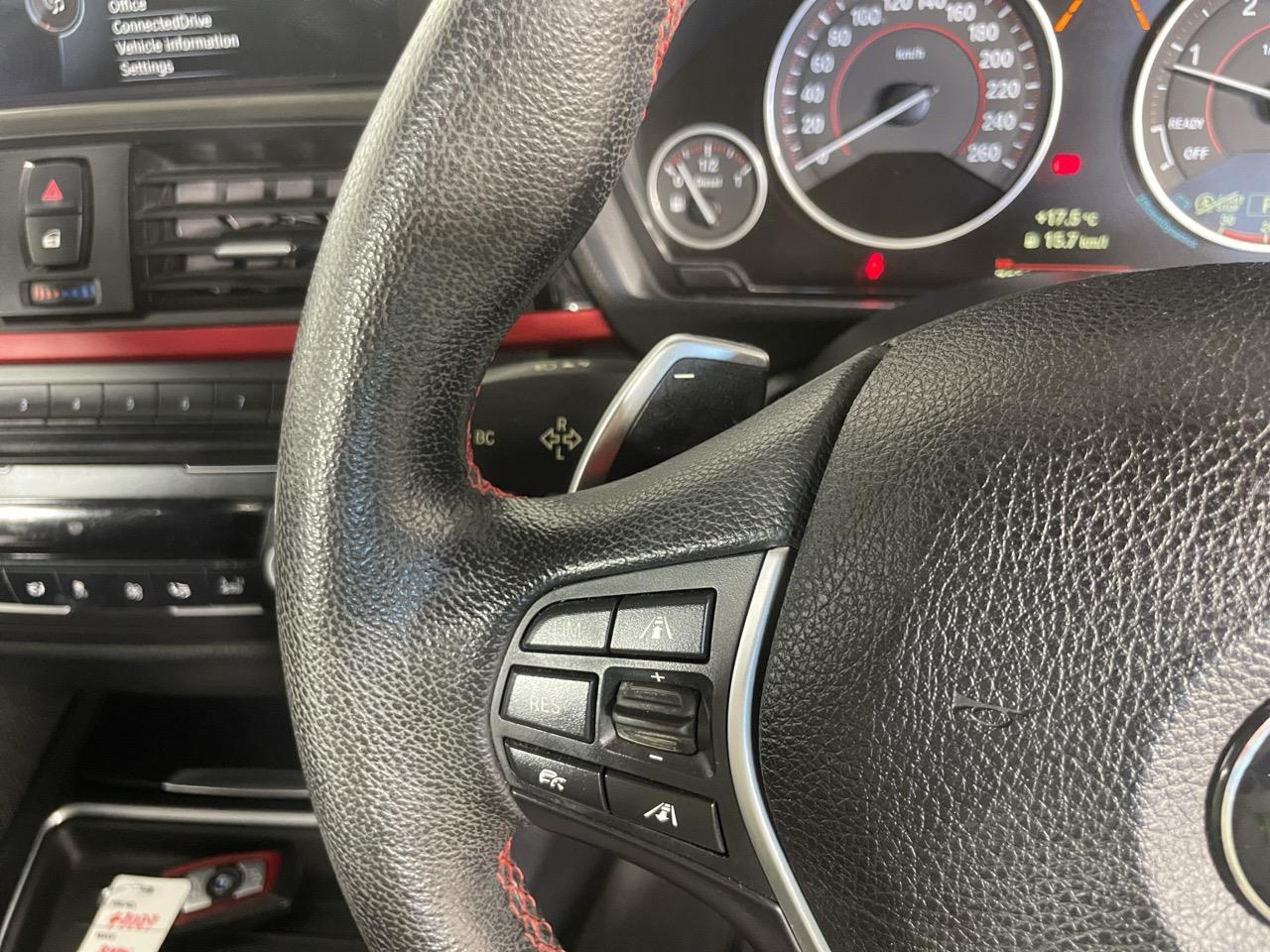 2015 BMW 320D BluePerformance Luxury Sedan REVERSING CAMERA + PARKING SENSOR + CRUISE CONTROL