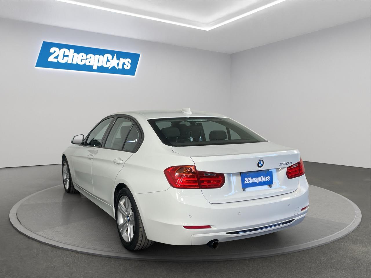 2015 BMW 320D BluePerformance Luxury Sedan REVERSING CAMERA + PARKING SENSOR + CRUISE CONTROL