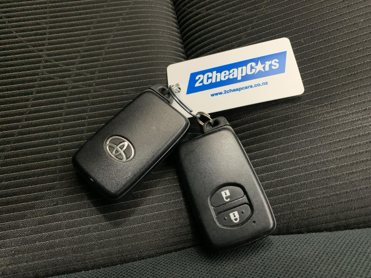 2017 Toyota Aqua Facelift Model S Hatchback REVERSING CAMERA + PUSH BUTTON START + AUTO LIGHTS