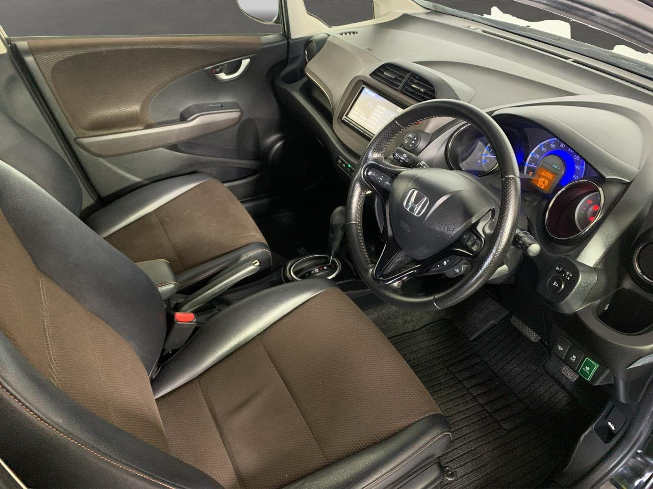 2013 Honda Shuttle Hybrid Smart Selection Station Wagon CRUISE CONTROL + REVERSING CAMERA