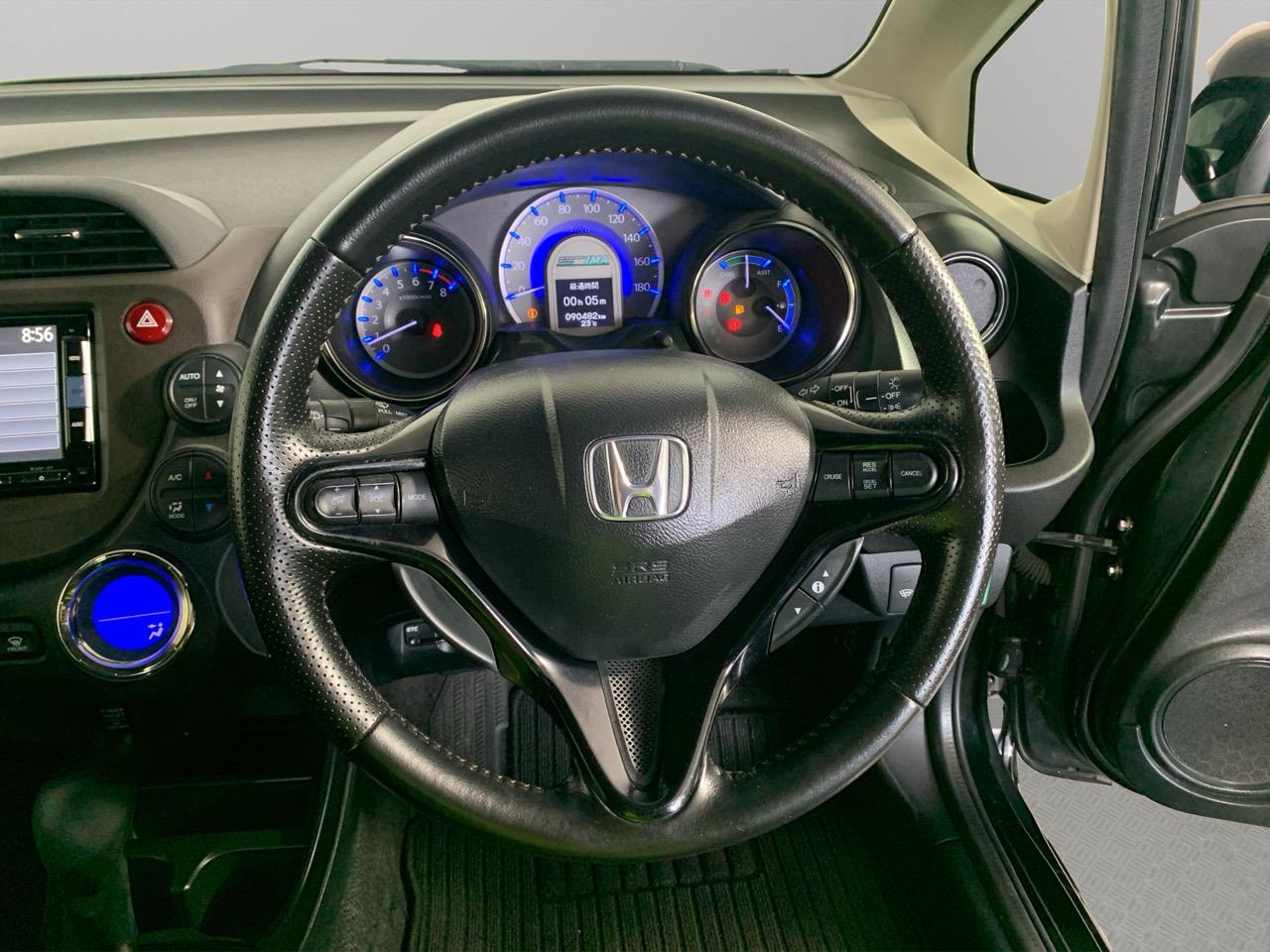 2013 Honda Shuttle Hybrid Smart Selection Station Wagon CRUISE CONTROL + REVERSING CAMERA