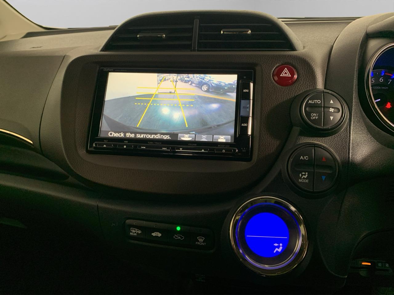 2013 Honda Shuttle Hybrid Smart Selection Station Wagon CRUISE CONTROL + REVERSING CAMERA