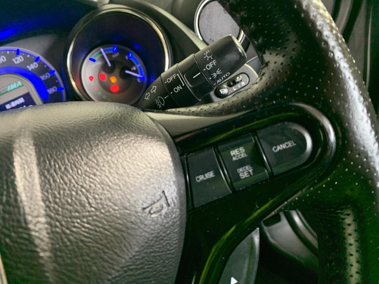 2013 Honda Shuttle Hybrid Smart Selection Station Wagon CRUISE CONTROL + REVERSING CAMERA