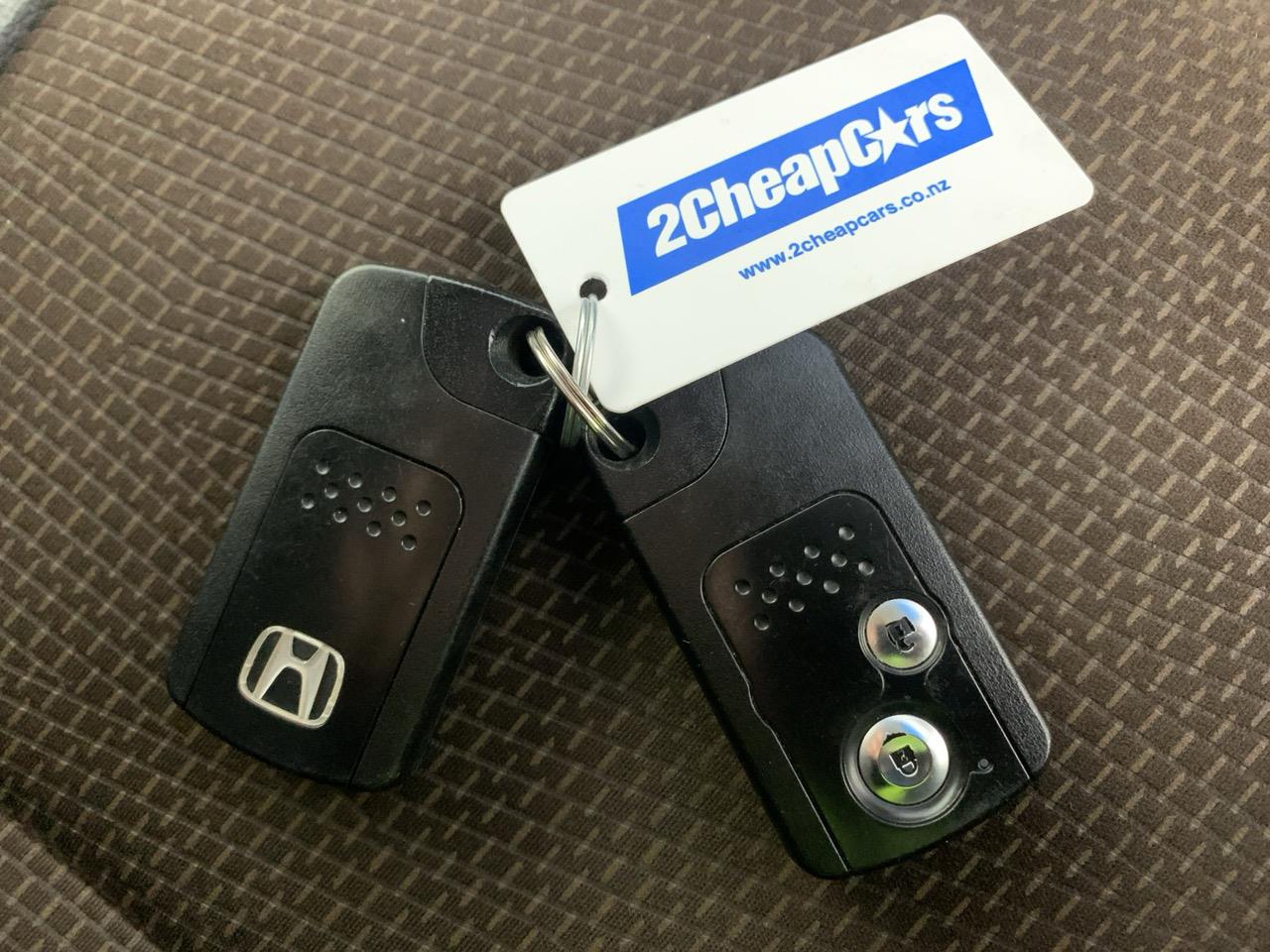 2013 Honda Shuttle Hybrid Smart Selection Station Wagon CRUISE CONTROL + REVERSING CAMERA