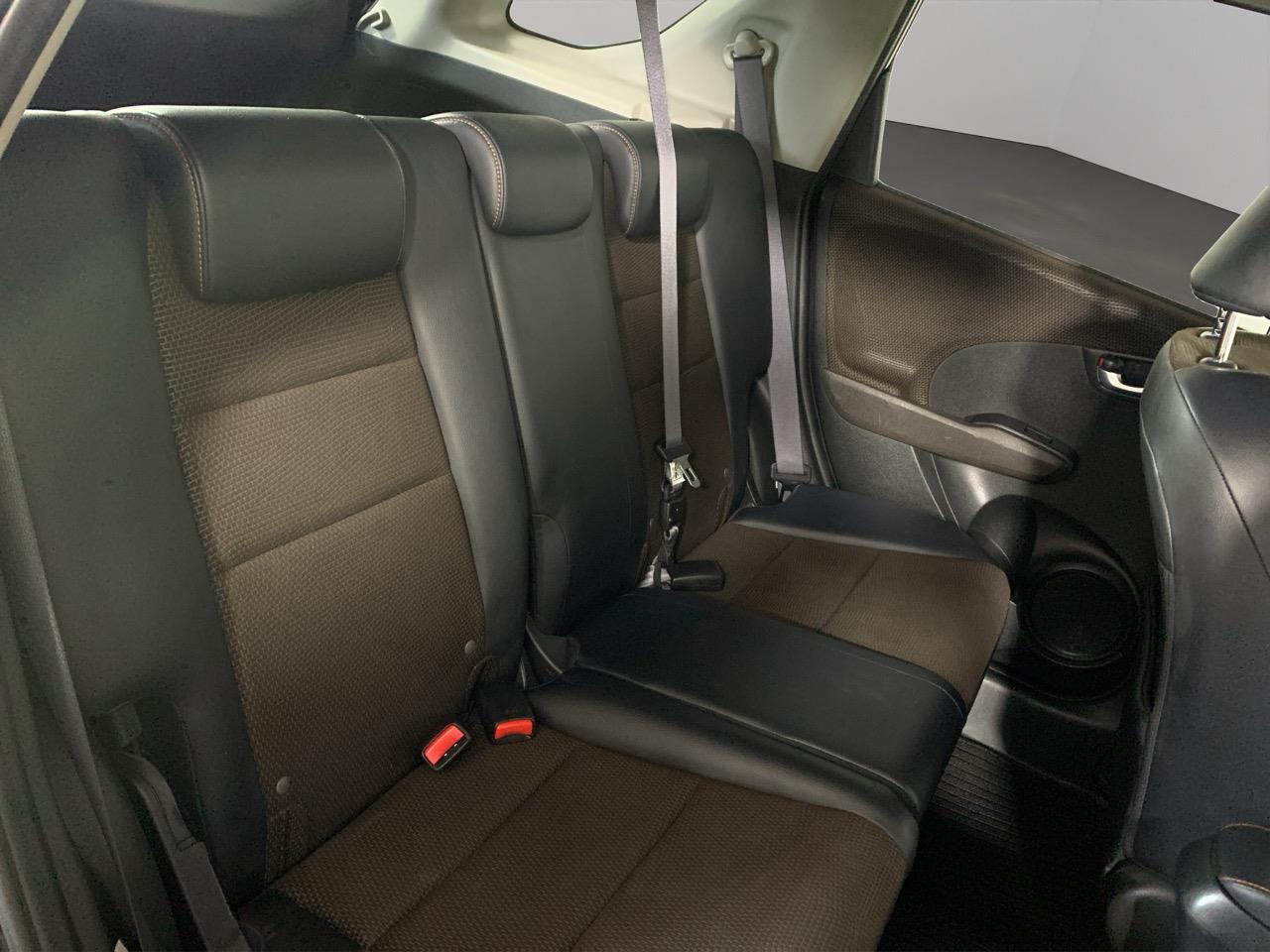 2013 Honda Shuttle Hybrid Smart Selection Station Wagon CRUISE CONTROL + REVERSING CAMERA