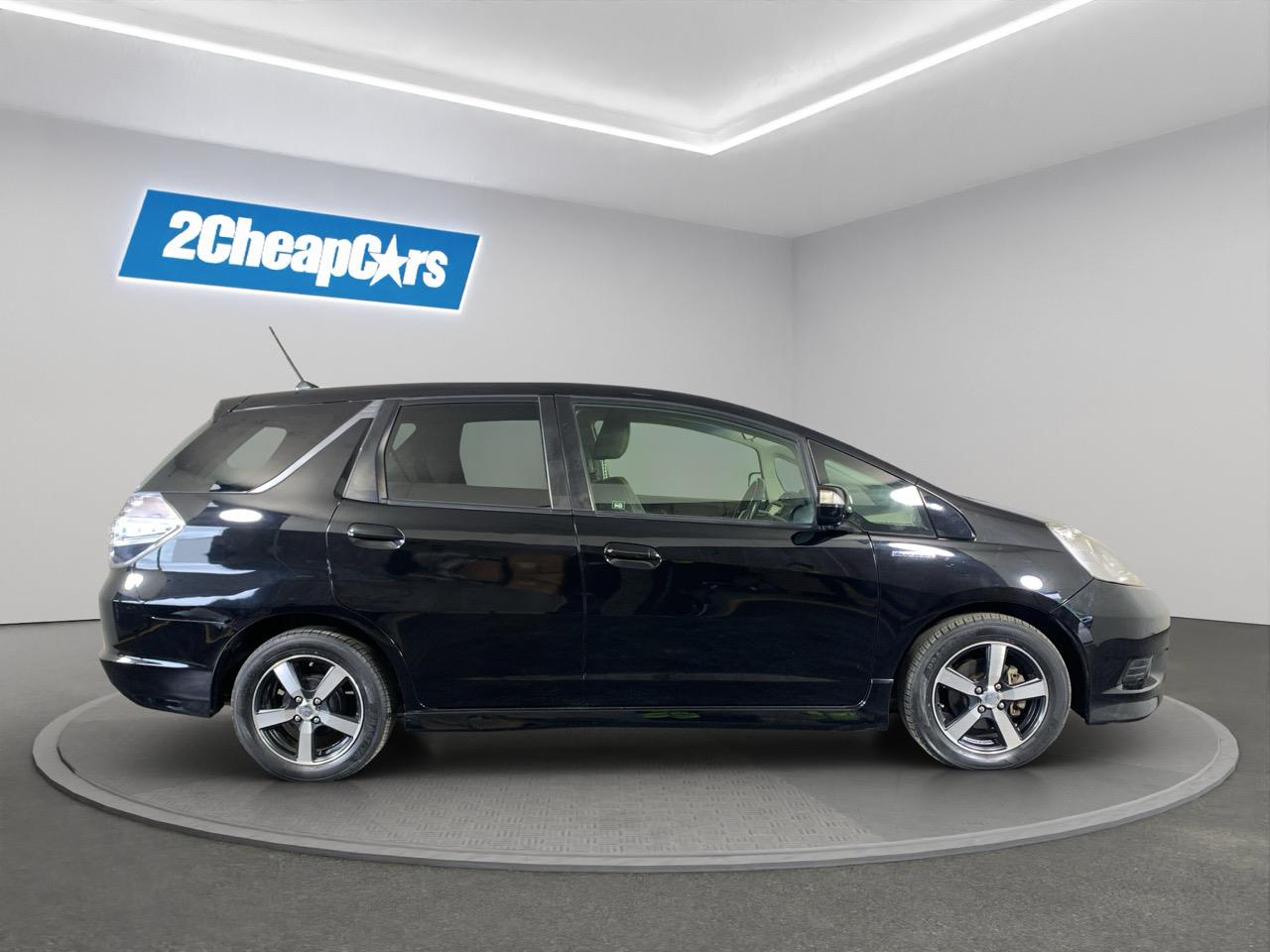 2013 Honda Shuttle Hybrid Smart Selection Station Wagon CRUISE CONTROL + REVERSING CAMERA