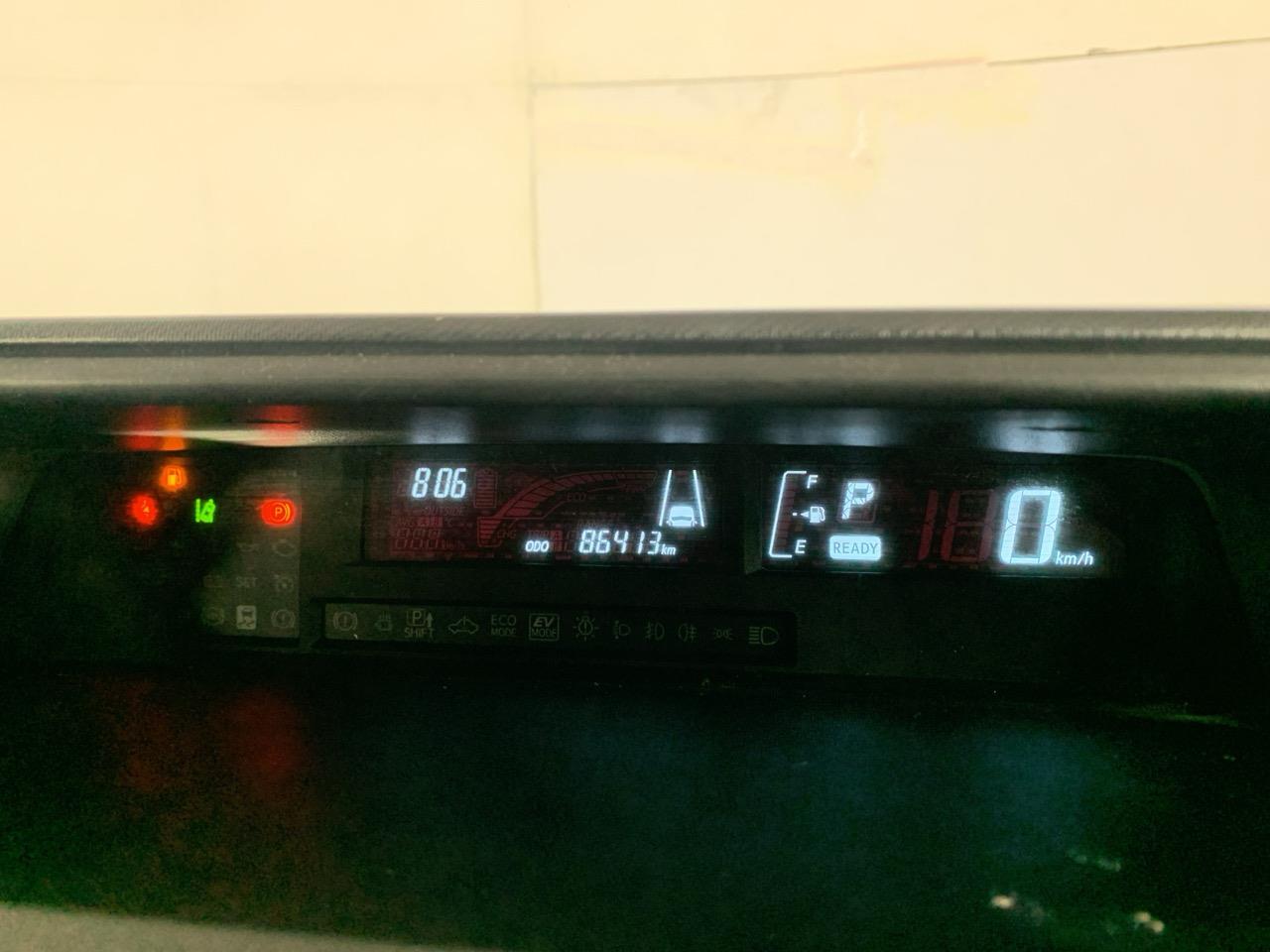 2016 Toyota Aqua Facelift Model S Hatchback PUSH BUTTON START + REVERSING CAMERA + AUTO LIGHTS