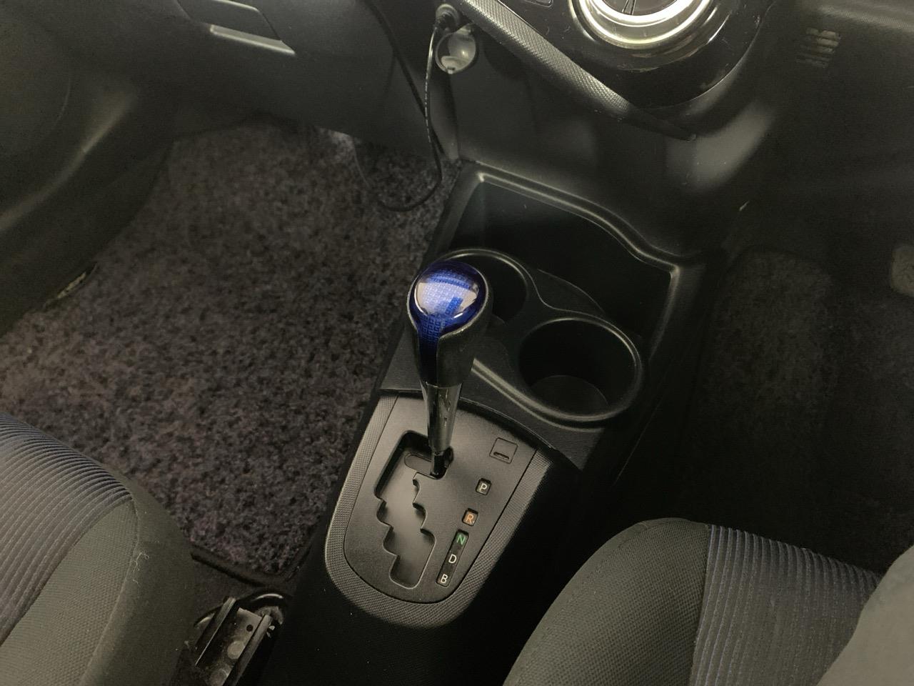 2016 Toyota Aqua Facelift Model S Hatchback PUSH BUTTON START + REVERSING CAMERA + AUTO LIGHTS