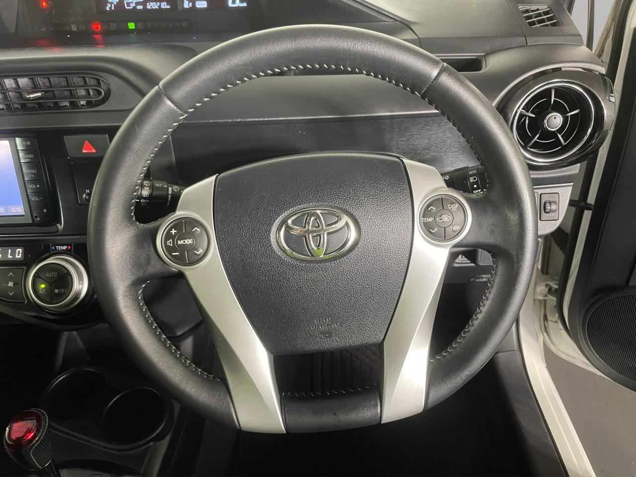 2015 Toyota Aqua X-URBAN Hatchback REVERSING CAMERA + AUTO LIGHTS + PUSH START