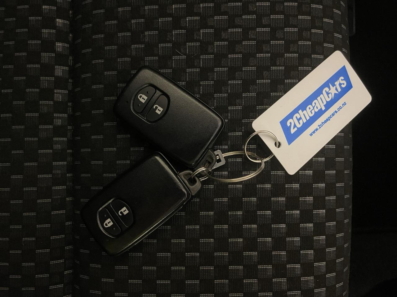 2015 Toyota Aqua X-URBAN Hatchback REVERSING CAMERA + AUTO LIGHTS + PUSH START