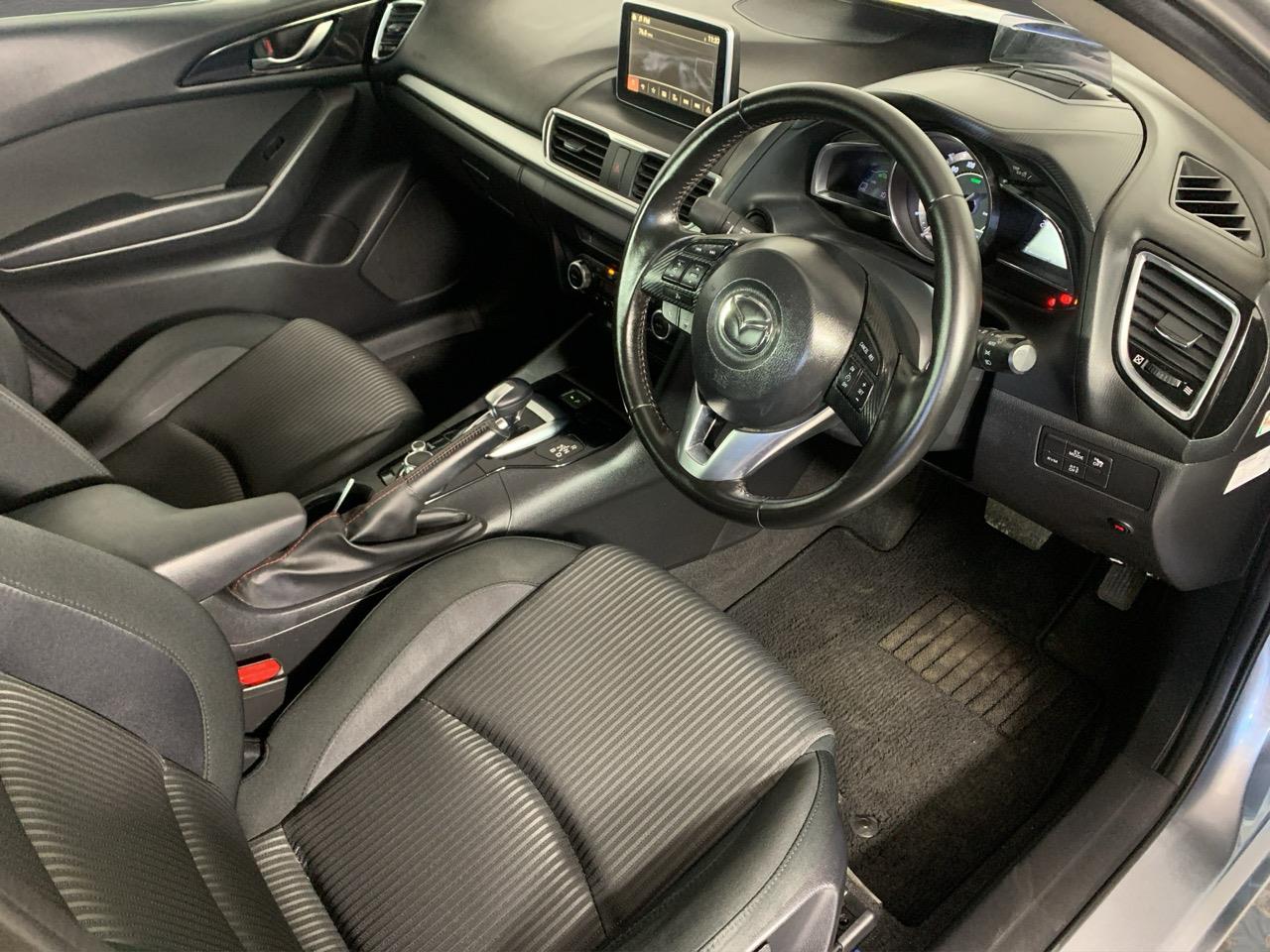 2013 Mazda Axela Hybrid  Sedan PUSH BUTTON START + AUTO LIGHTS + REVERSING CAMERA