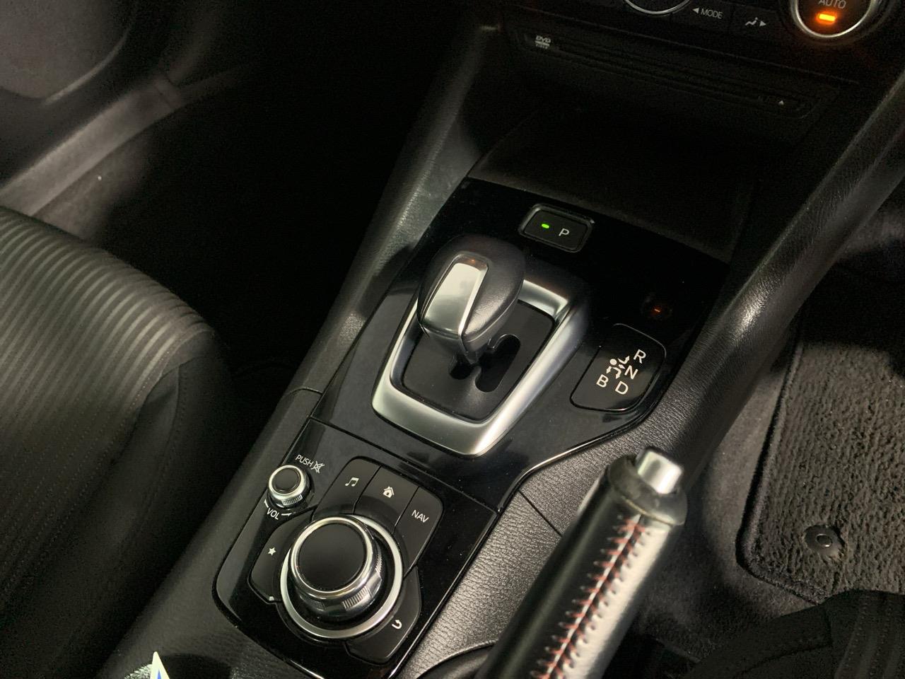 2013 Mazda Axela Hybrid  Sedan PUSH BUTTON START + AUTO LIGHTS + REVERSING CAMERA