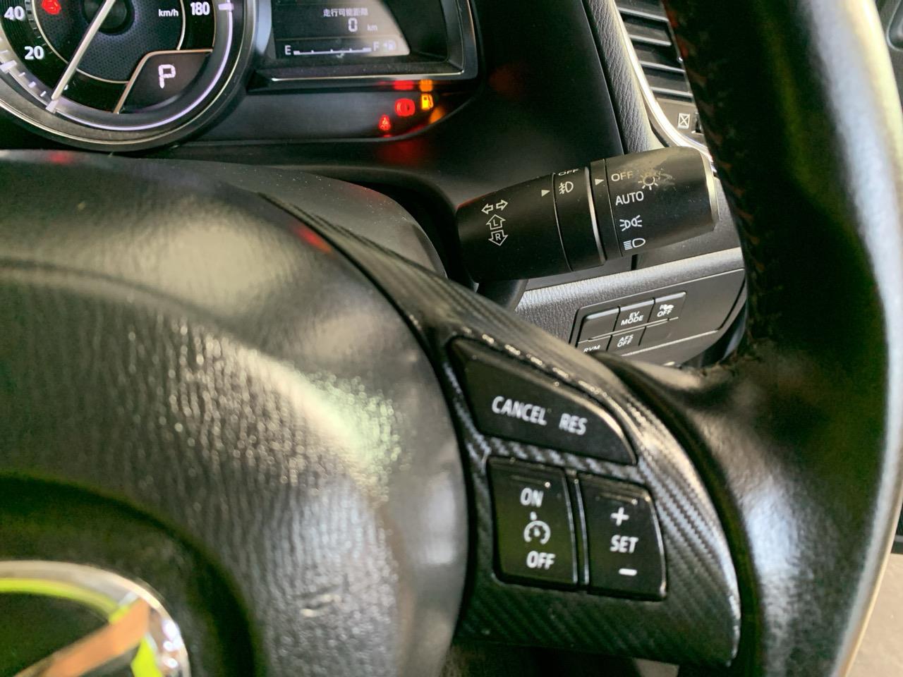 2013 Mazda Axela Hybrid  Sedan PUSH BUTTON START + AUTO LIGHTS + REVERSING CAMERA