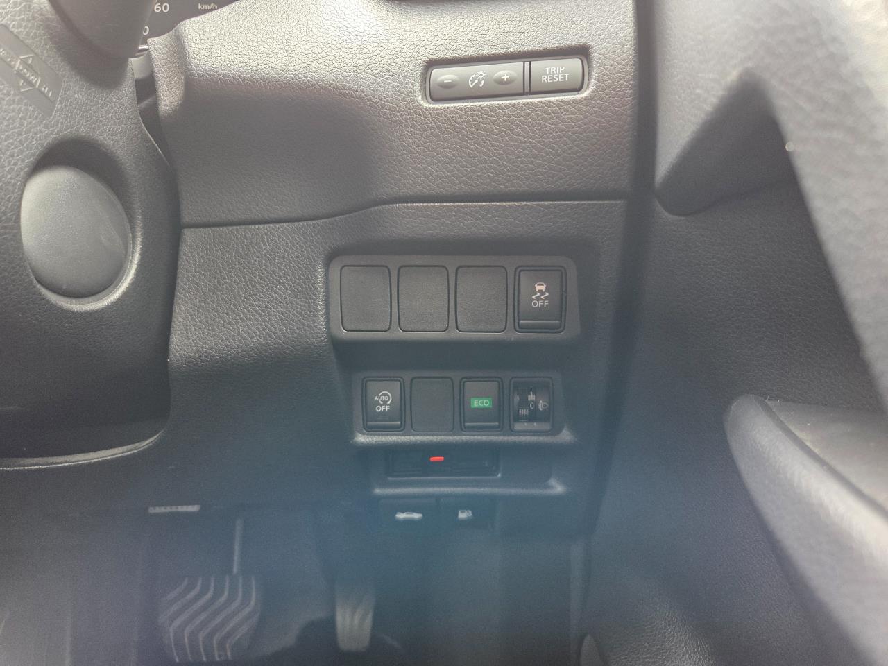 2016 Nissan X-TRAIL 20X Eergency Brake Package RV/SUV HEATED SEATS + AUTO LIGHTS + REVERSING CAMERA