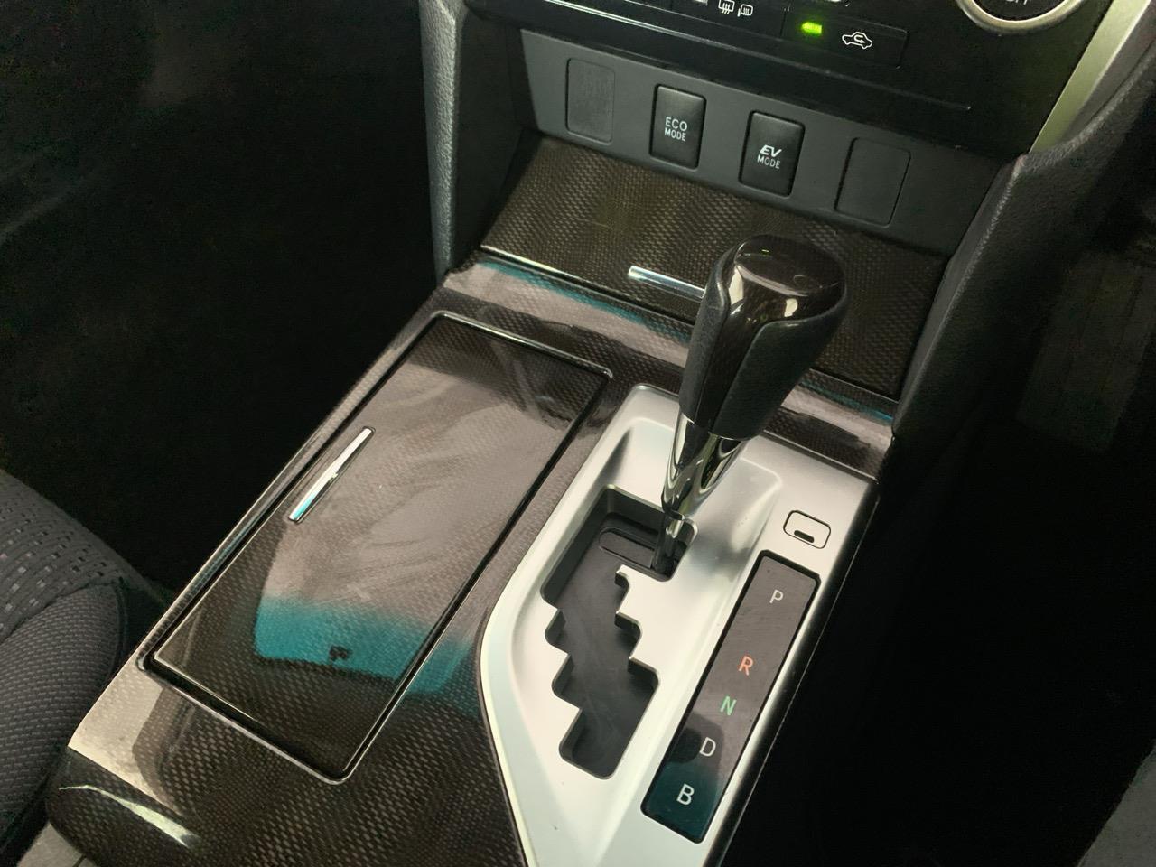 2013 Toyota Camry Hybrid Sedan REVERSING CAMERA + CRUISE CONTROL + AUTO LIGHTS