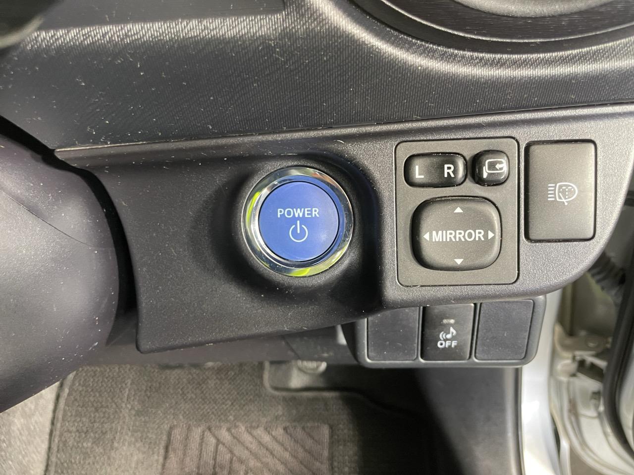 2013 Toyota Aqua G Hatchback REVERSING CAMERA + PUSH START + AUTO LIGHTS