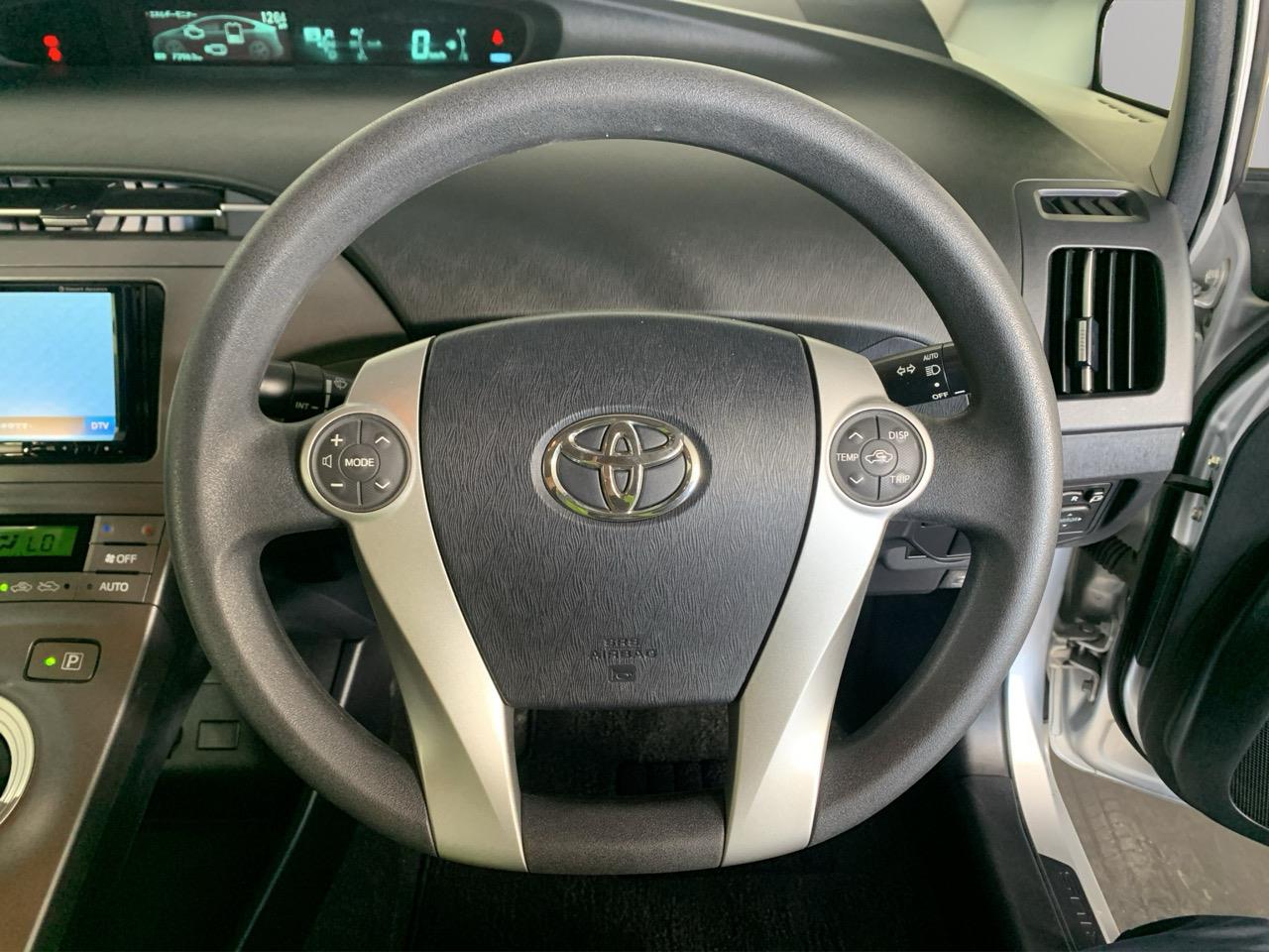 2013 Toyota Prius G Hatchback REVESING CAMERA + PUSH SRART + AUTO LIGHTS