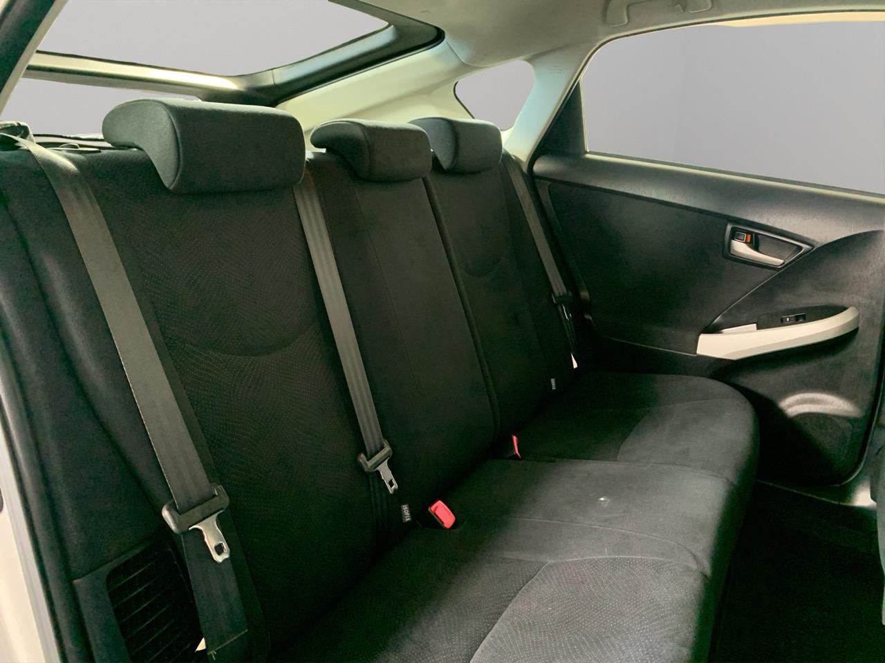 2013 Toyota Prius G Hatchback REVESING CAMERA + PUSH SRART + AUTO LIGHTS