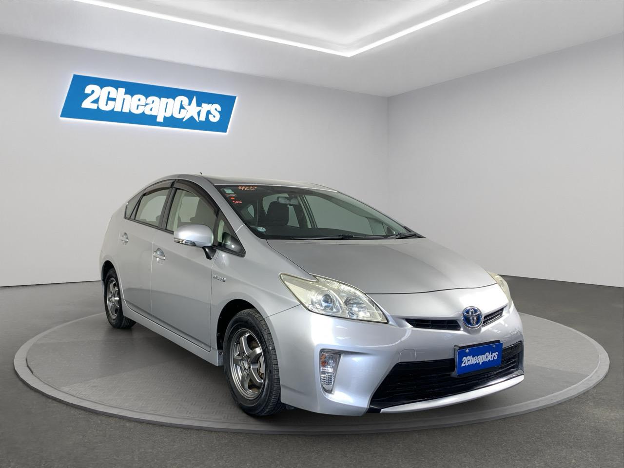 2013 Toyota Prius G Hatchback REVESING CAMERA + PUSH SRART + AUTO LIGHTS