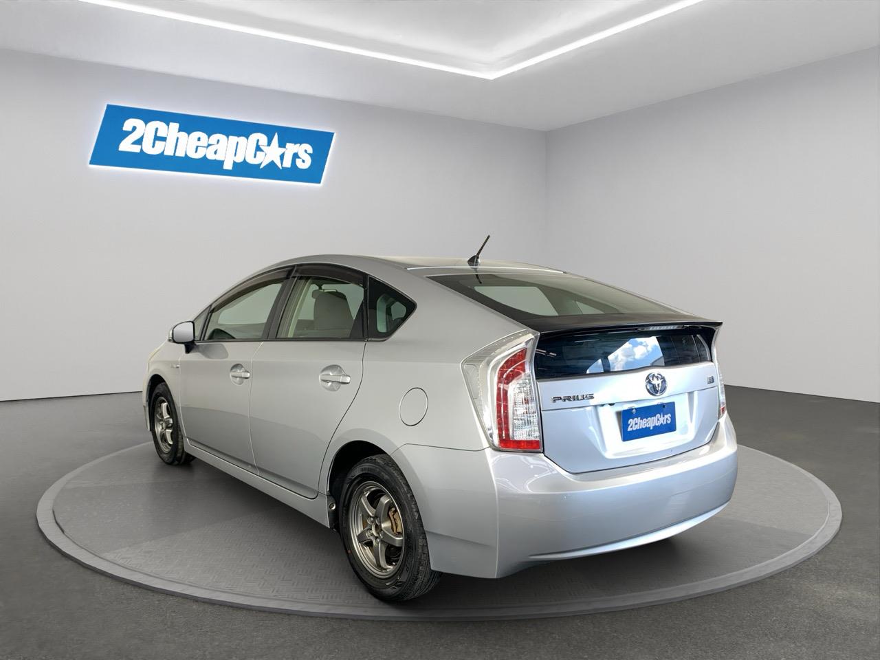 2013 Toyota Prius G Hatchback REVESING CAMERA + PUSH SRART + AUTO LIGHTS