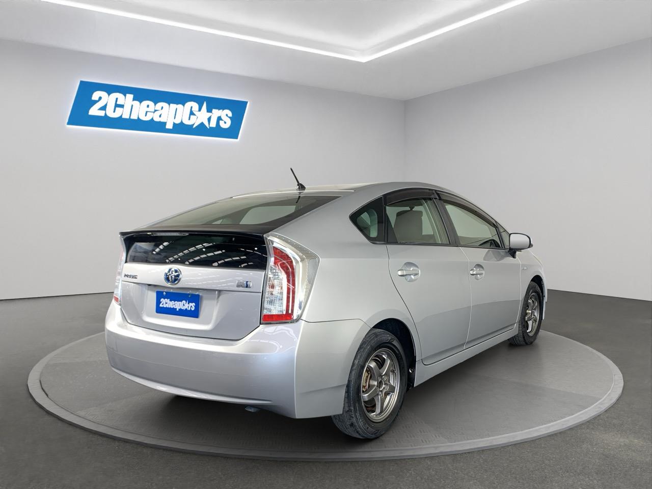 2013 Toyota Prius G Hatchback REVESING CAMERA + PUSH SRART + AUTO LIGHTS