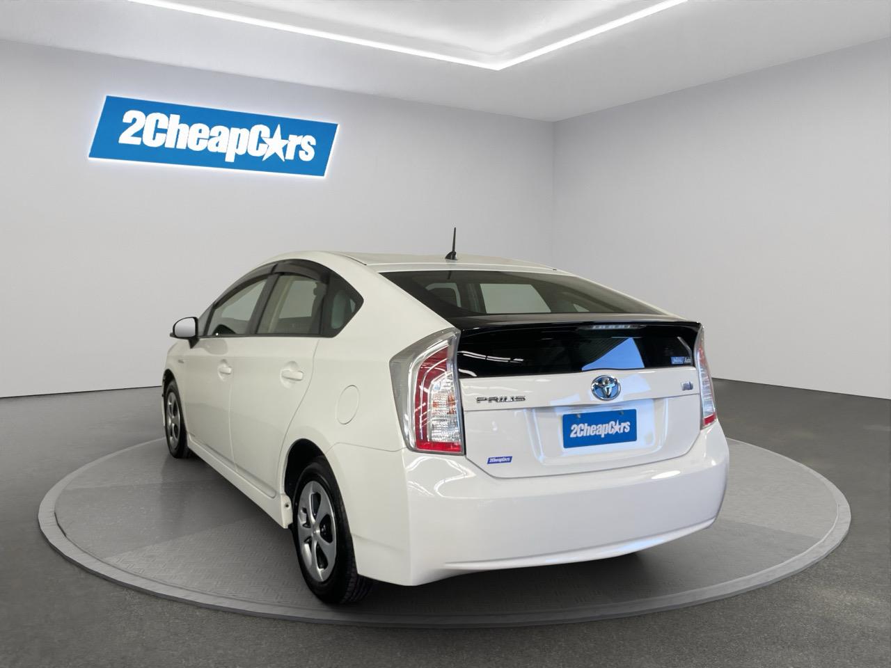 2013 Toyota Prius G Hatchback AUTO LIGHTS + PUSH START