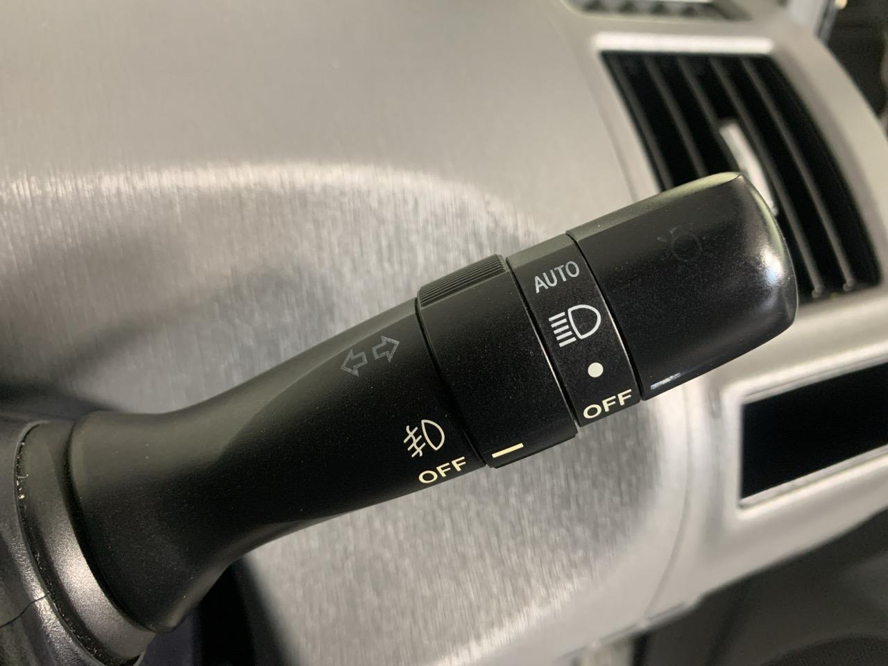 2012 Toyota Prius Alpha S Station Wagon REVERSING CAMERA + AUTO LIGHTS + PUSH BUTTON START