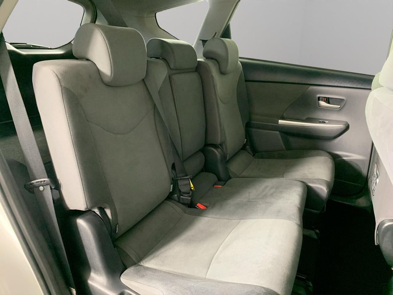 2012 Toyota Prius Alpha S Station Wagon REVERSING CAMERA + AUTO LIGHTS + PUSH BUTTON START