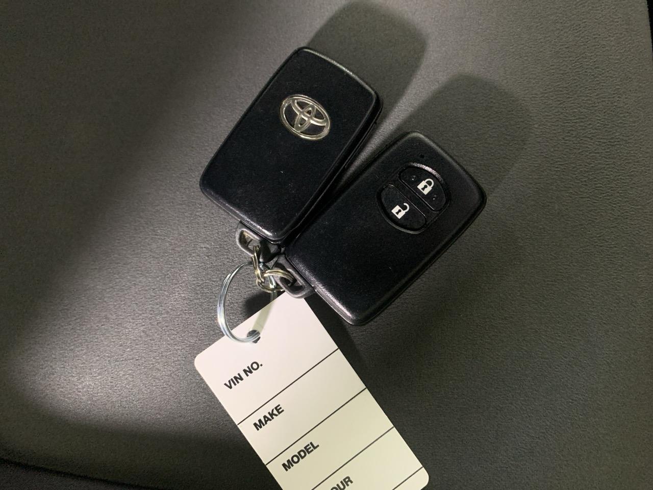 2012 Toyota Prius Alpha S Station Wagon REVERSING CAMERA + AUTO LIGHTS + PUSH BUTTON START