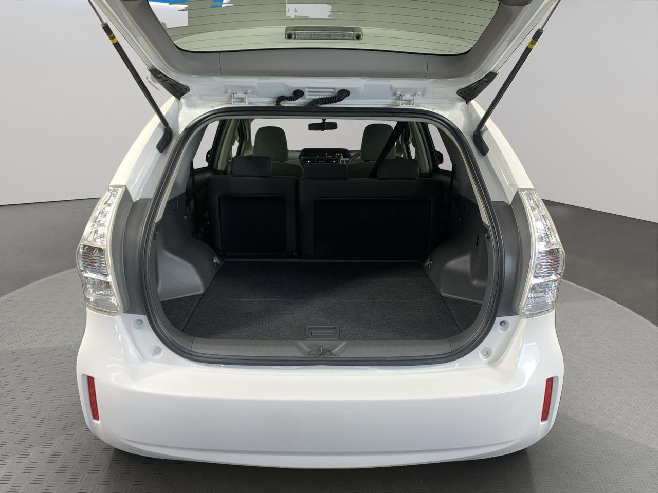 2012 Toyota Prius Alpha S Station Wagon REVERSING CAMERA + AUTO LIGHTS + PUSH BUTTON START