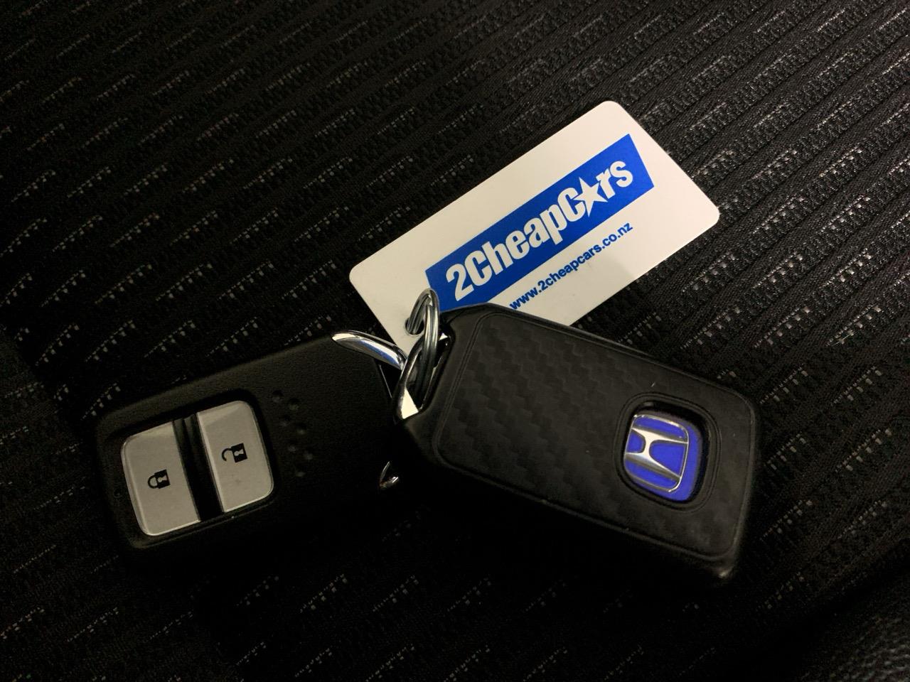 2015 Honda Fit Jazz Hybrid New Shape Hatchback CRUISE CONTROL + REVERSING CAMERA + AUTO LIGHTS